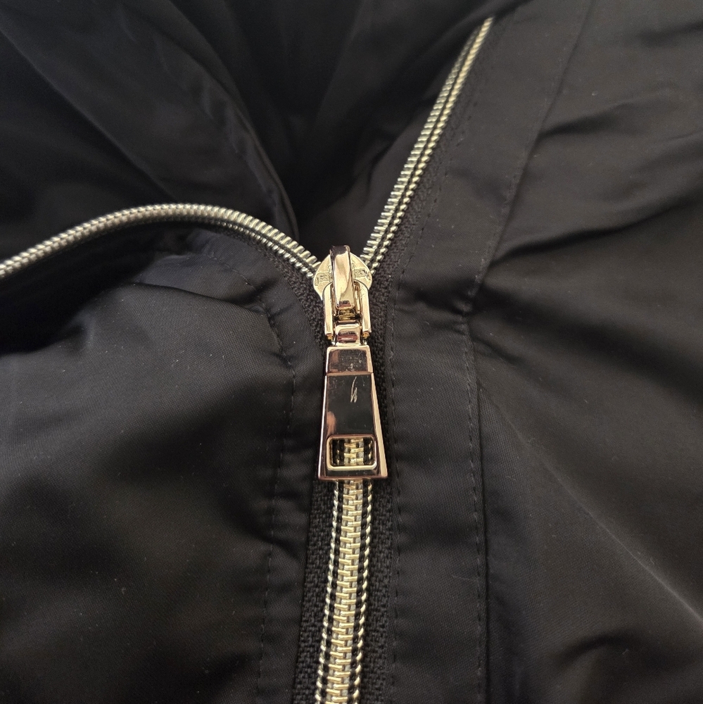 WHBM VELVET PUFFER  JACKET - Picture 9 of 9
